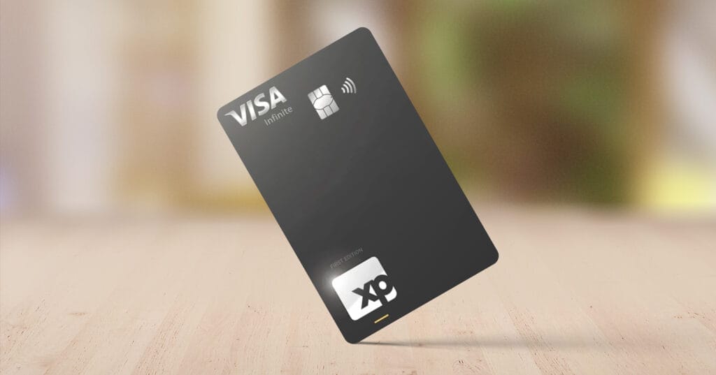 Cartão XP Visa Infinite preto.