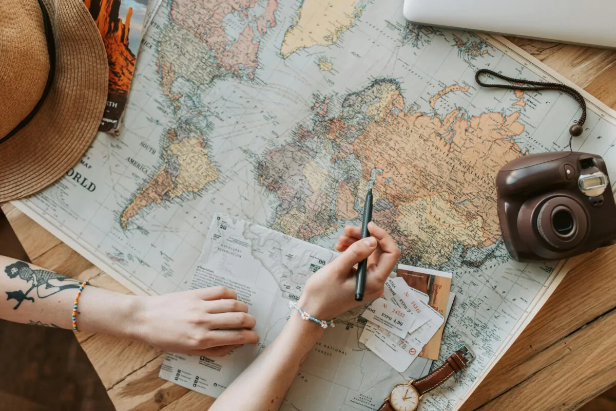 Como Poupar Para Viajar em 2026: Guia Completo